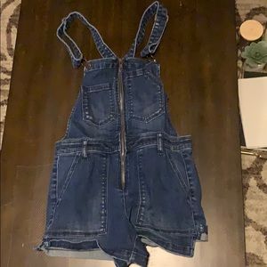 American eagle short overalls